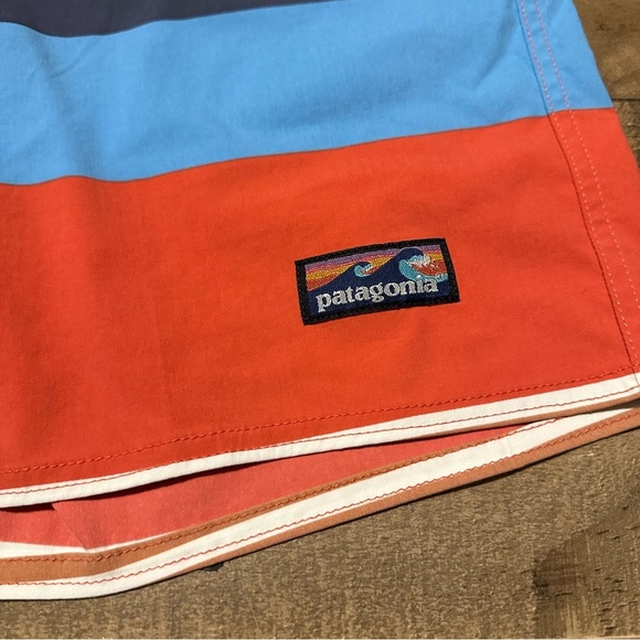 Patagonia Printed Wavefarer Board Shorts - 19" - Picture 2 of 6